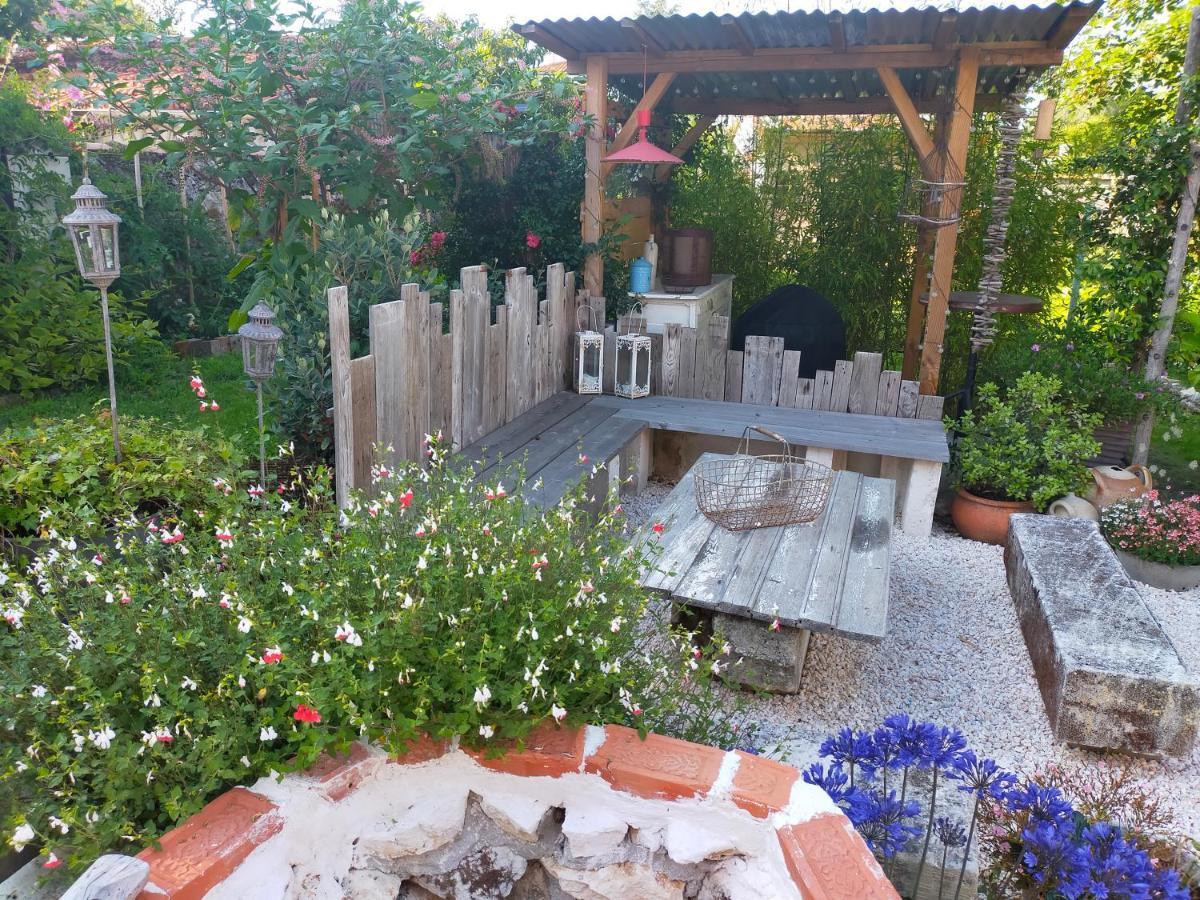 Agreable Chambre Cosy Tonnay-Charente Exterior photo