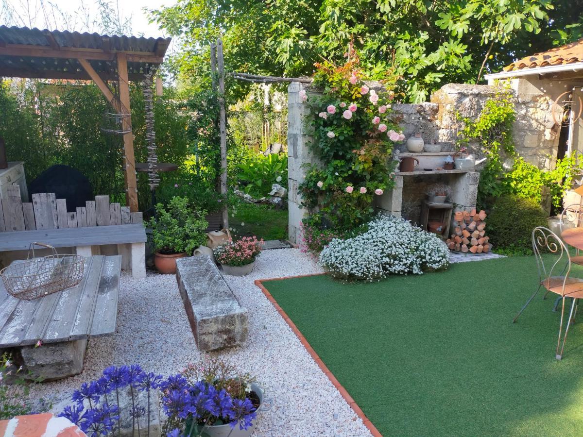 Agreable Chambre Cosy Tonnay-Charente Exterior photo